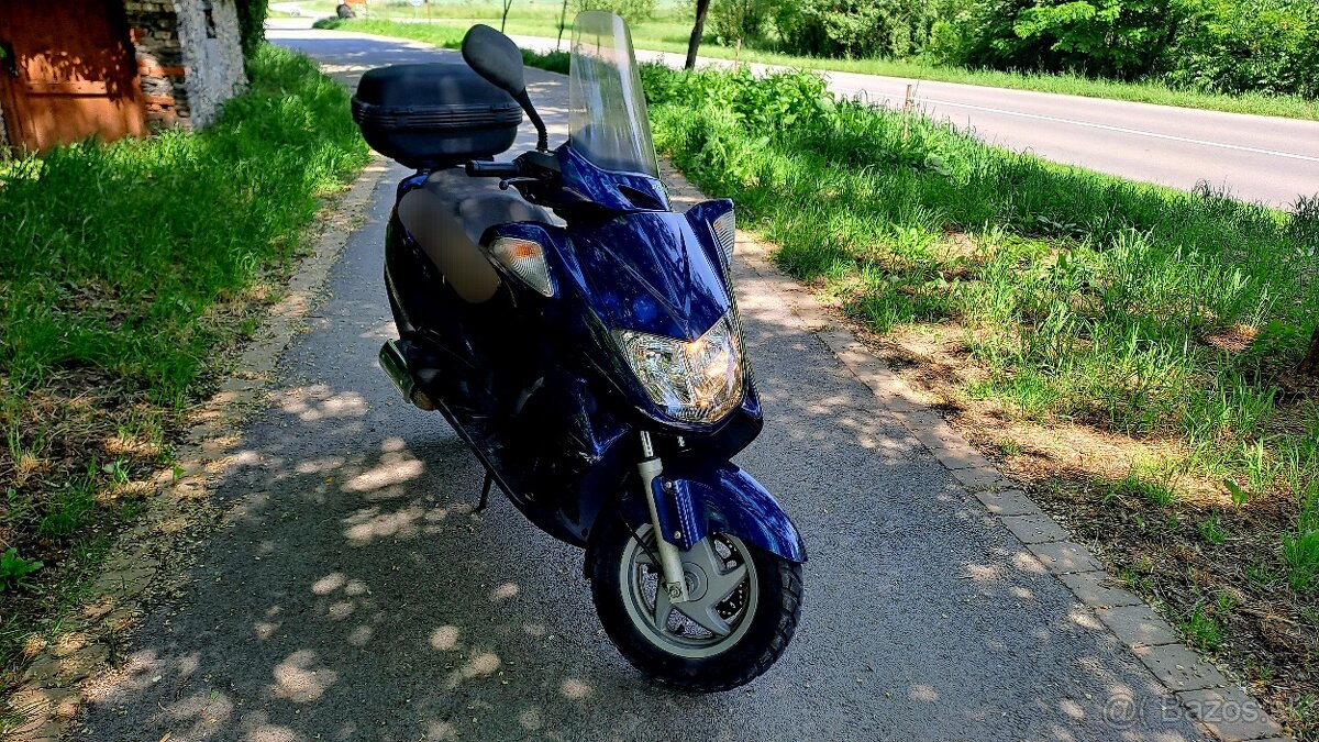 Predam skuter honda foresight 250
