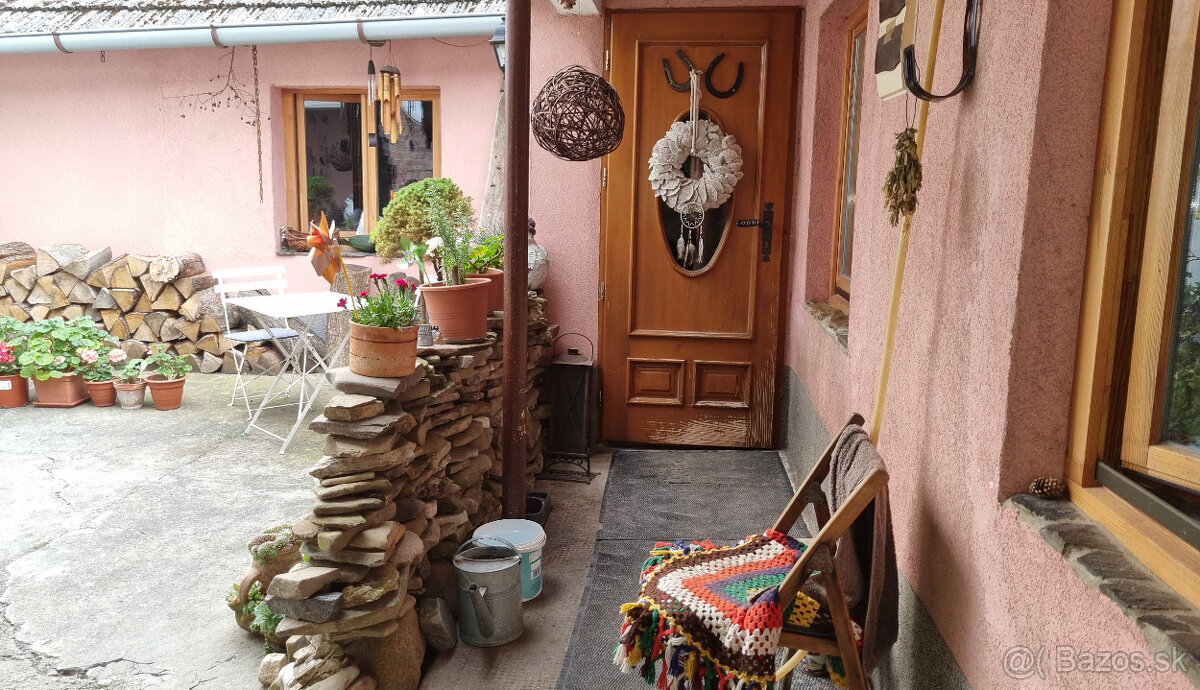 RODINNÝ DOM-CHALÚPKA s "VÍŠKOU" a POZEMOK 674m2 LUBINA-NMN