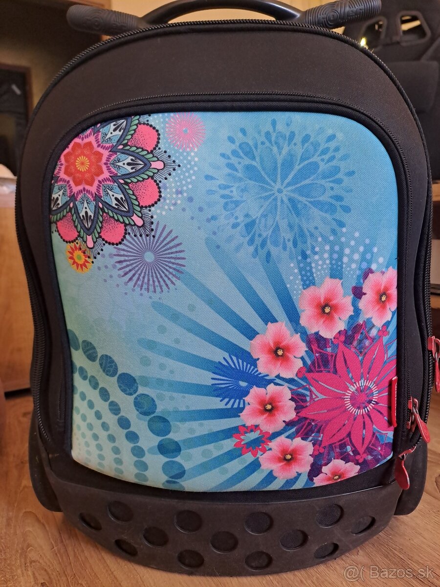 Školská taška na kolieskach nikidom roller XL