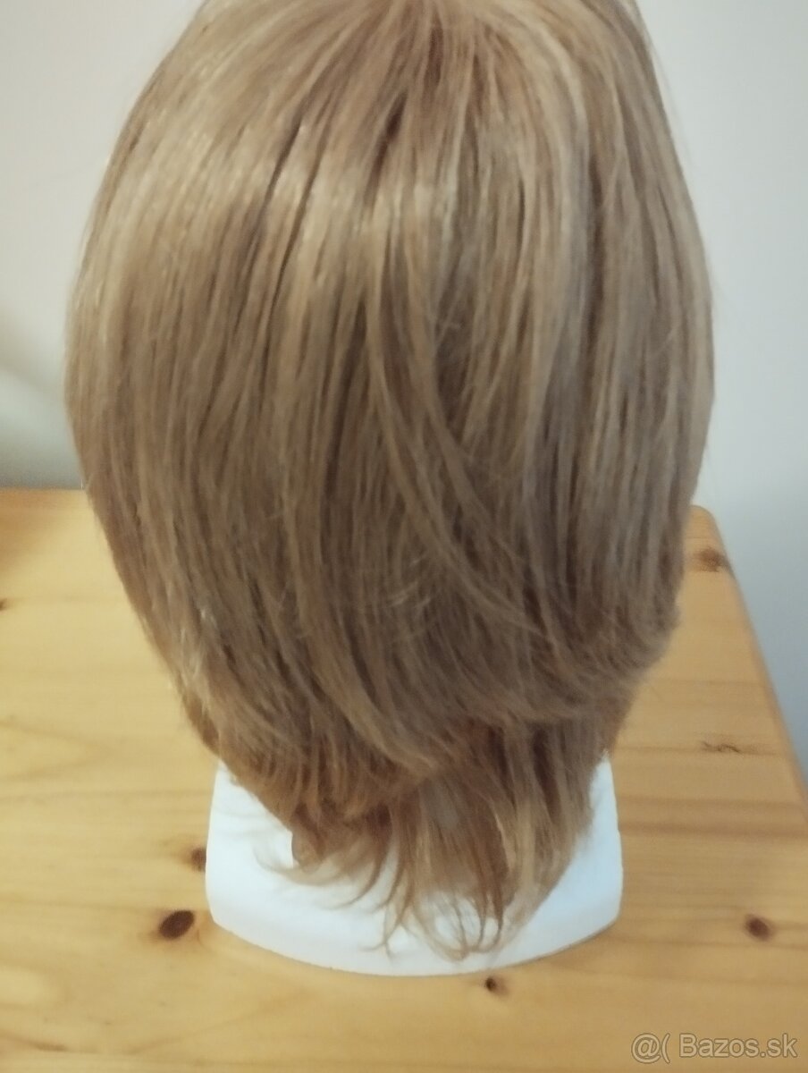 Parochňa z pravých vlasov