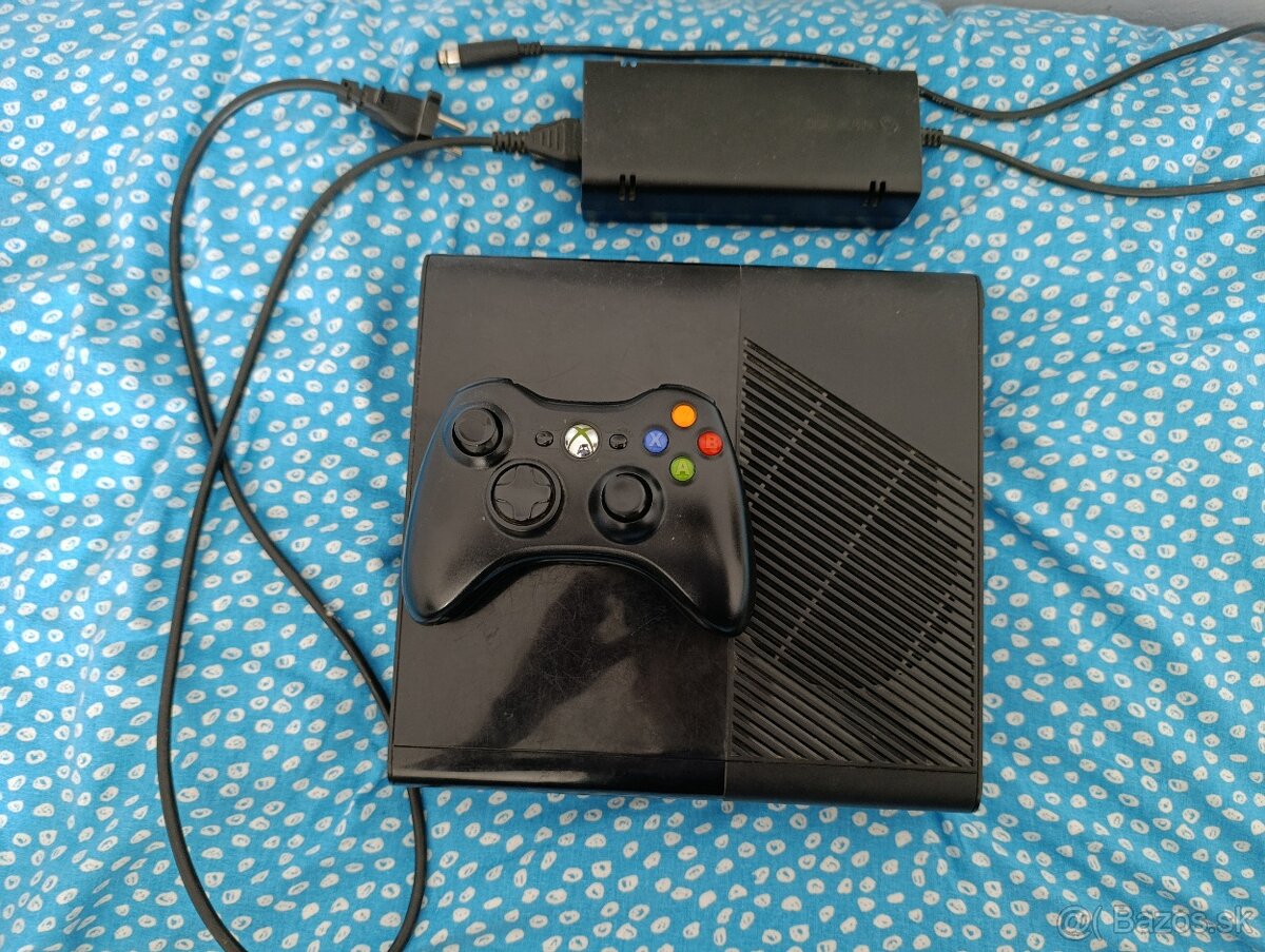 Xbox 360 E + hry. Čítaj popis