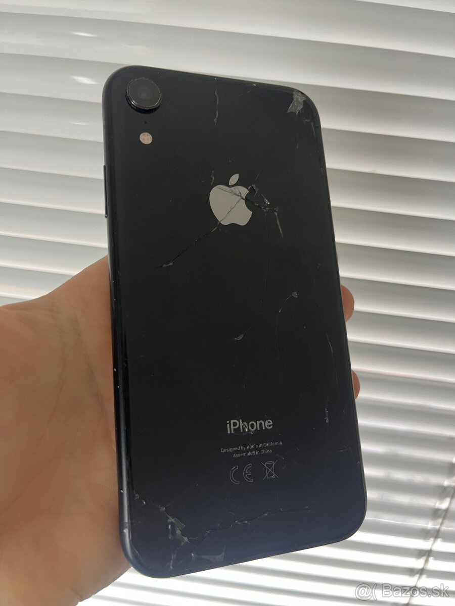 Predám iPhone XR 64GB – rozbitý