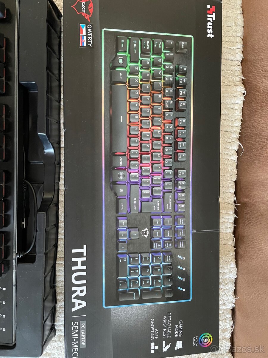 Výhodne predám novú hráčsku klávesnicu