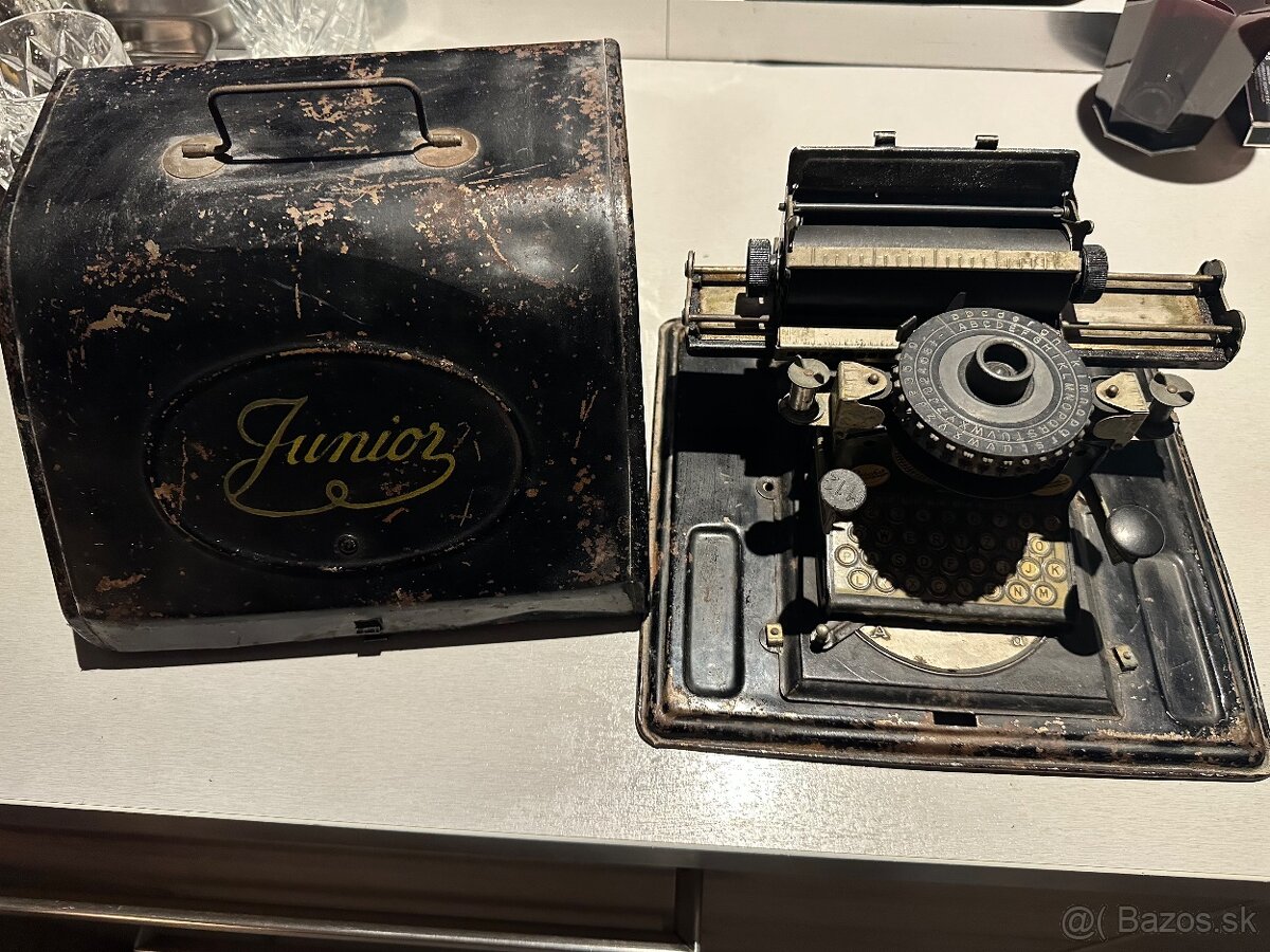 Predám starožitný písací stroj