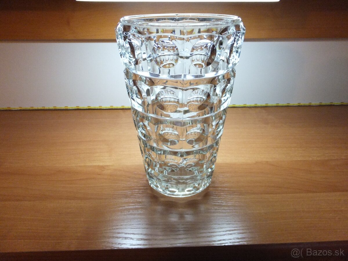 Masivní váza František Pečený - Sklo Union, váha 1448 g.