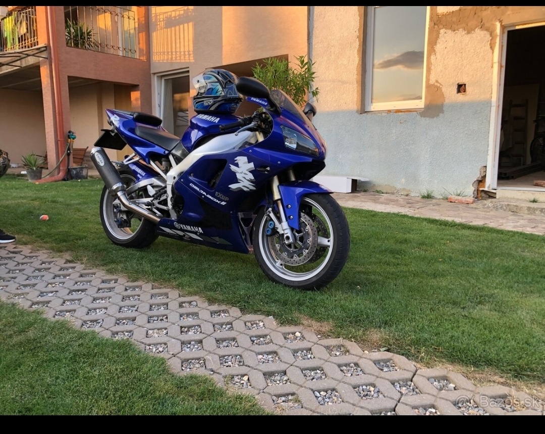 Yamaha yzf r1