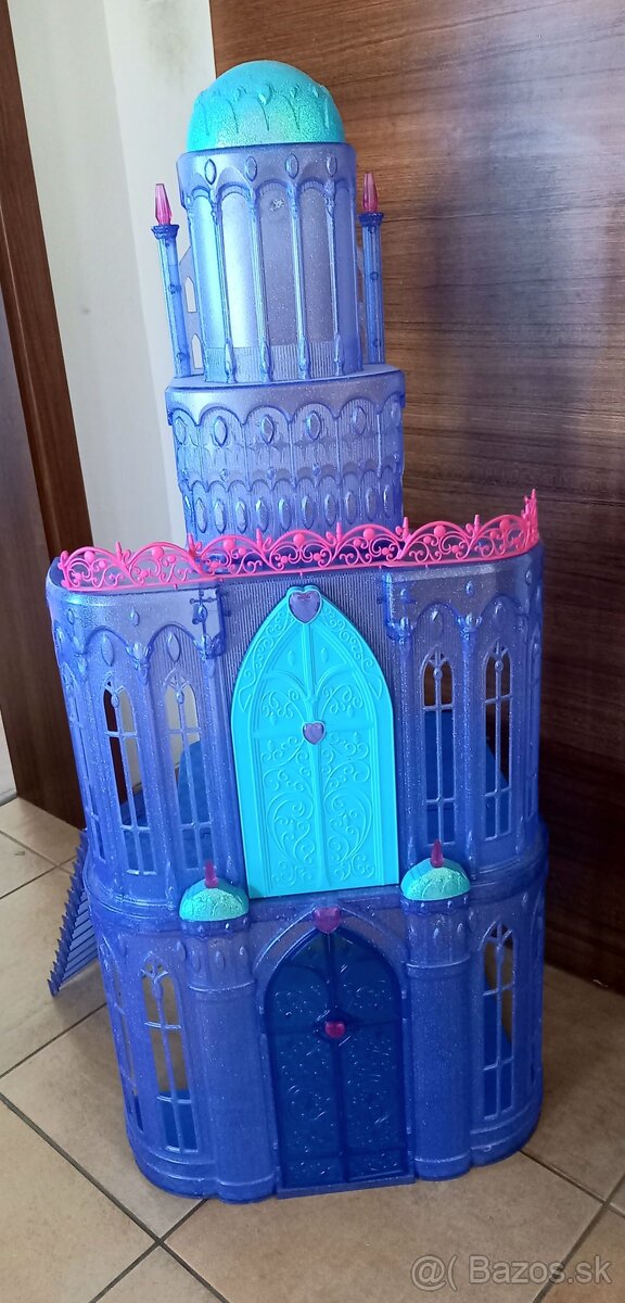 zámok Ľadové kráľovstvo