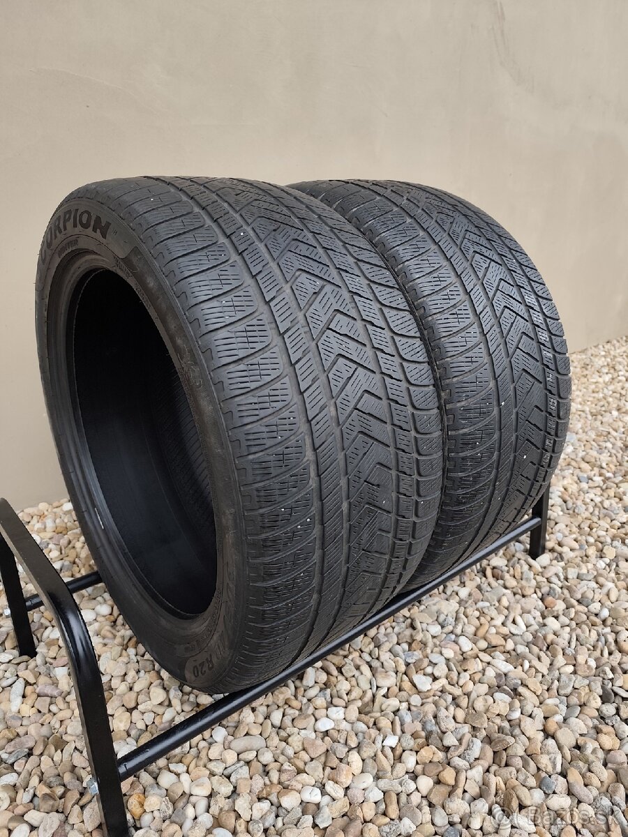 2x zimné pneu 305/40R20 Pirelli