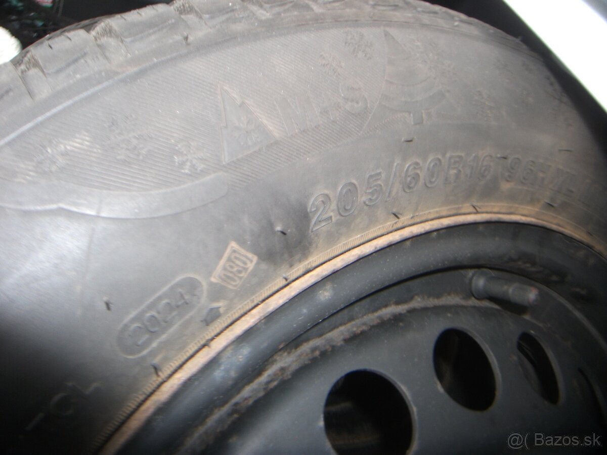 pneu zimne 205/60/16 Mercedes