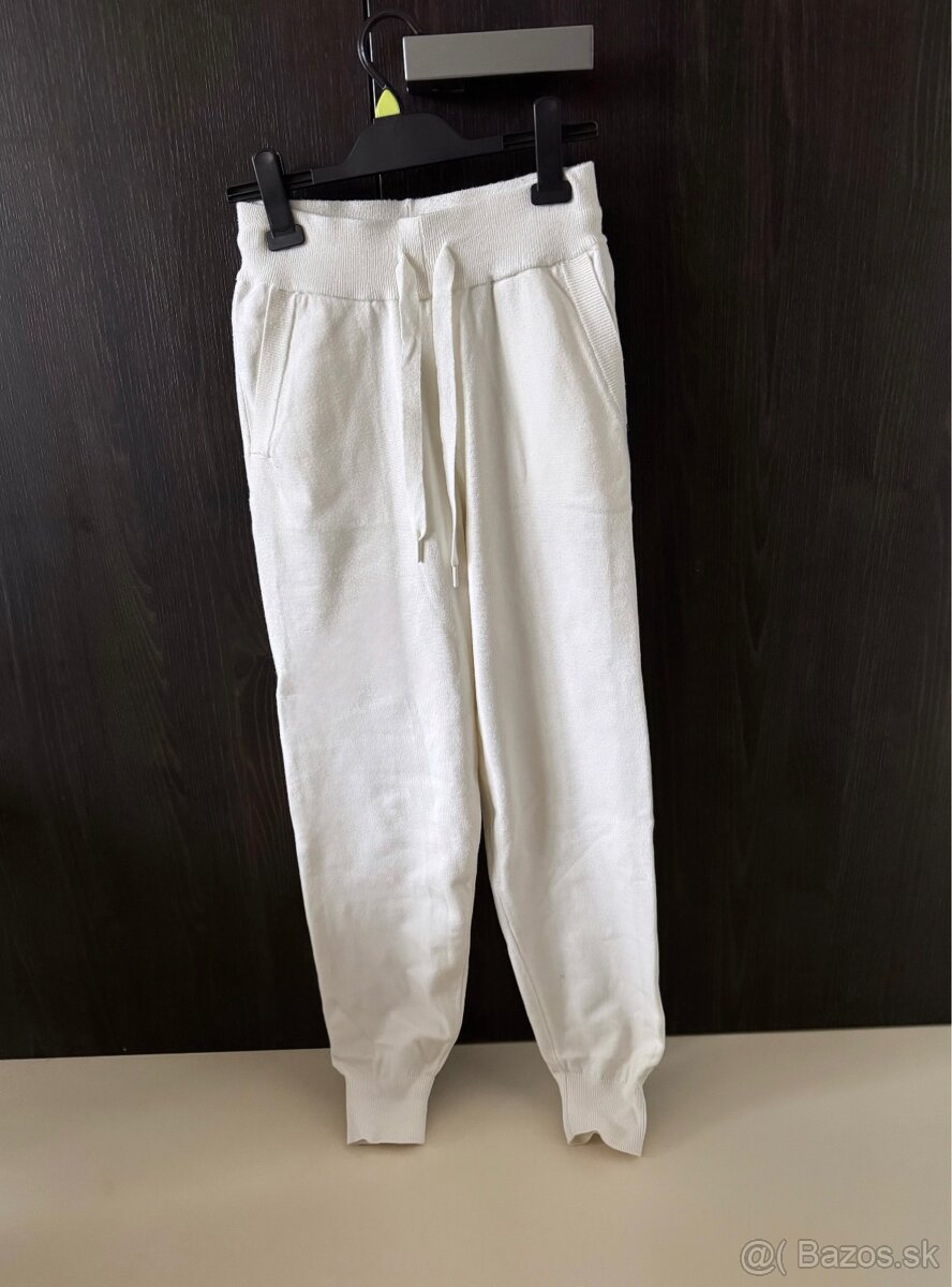 Dámske úpletové nohavice