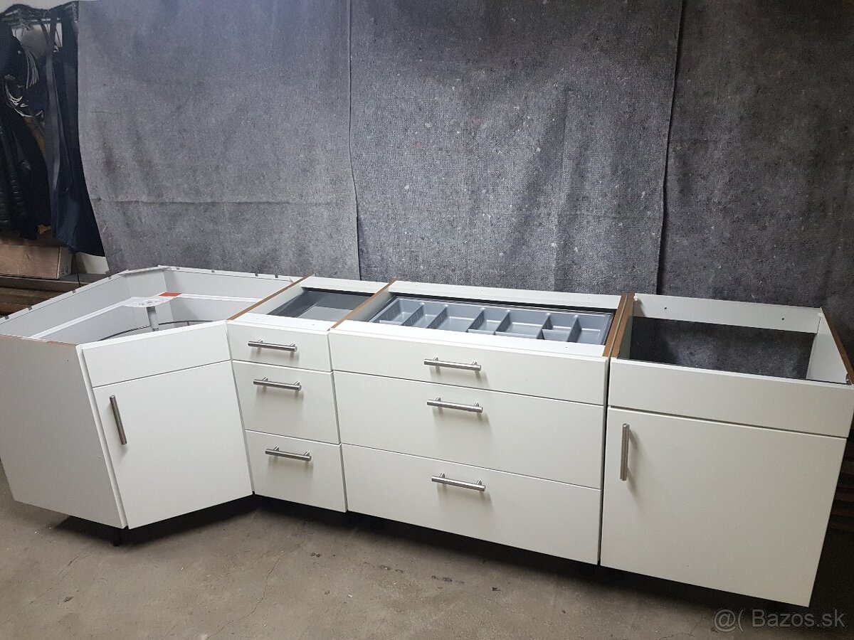 Kuchynska Linka Biela