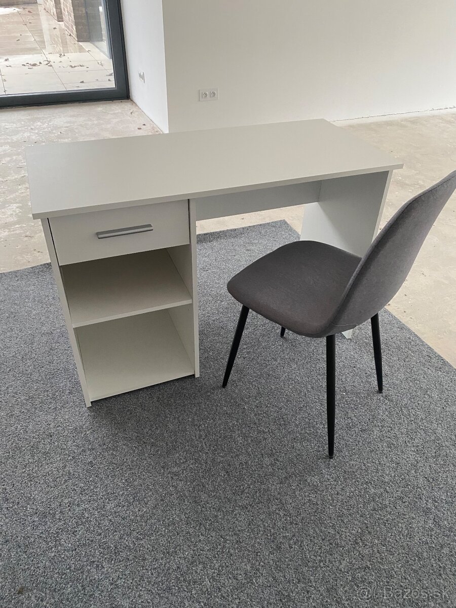 Kancelarsky stôl plus stolička