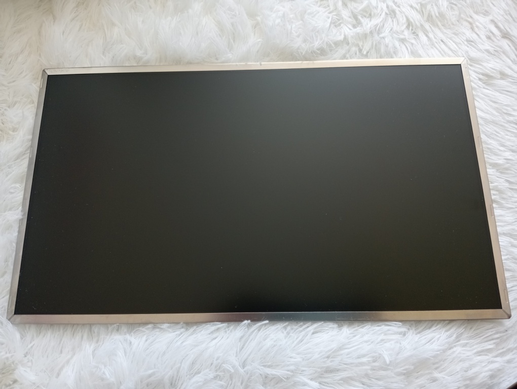 predám 17,3" LED display z notebooku , 40pin HD+ ,LTN173KT0