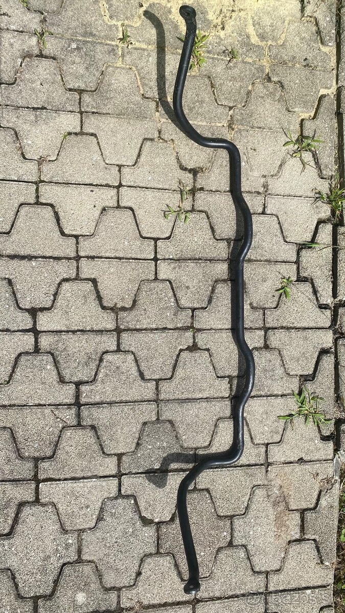 Bmw e38 V8 predny stabilizator