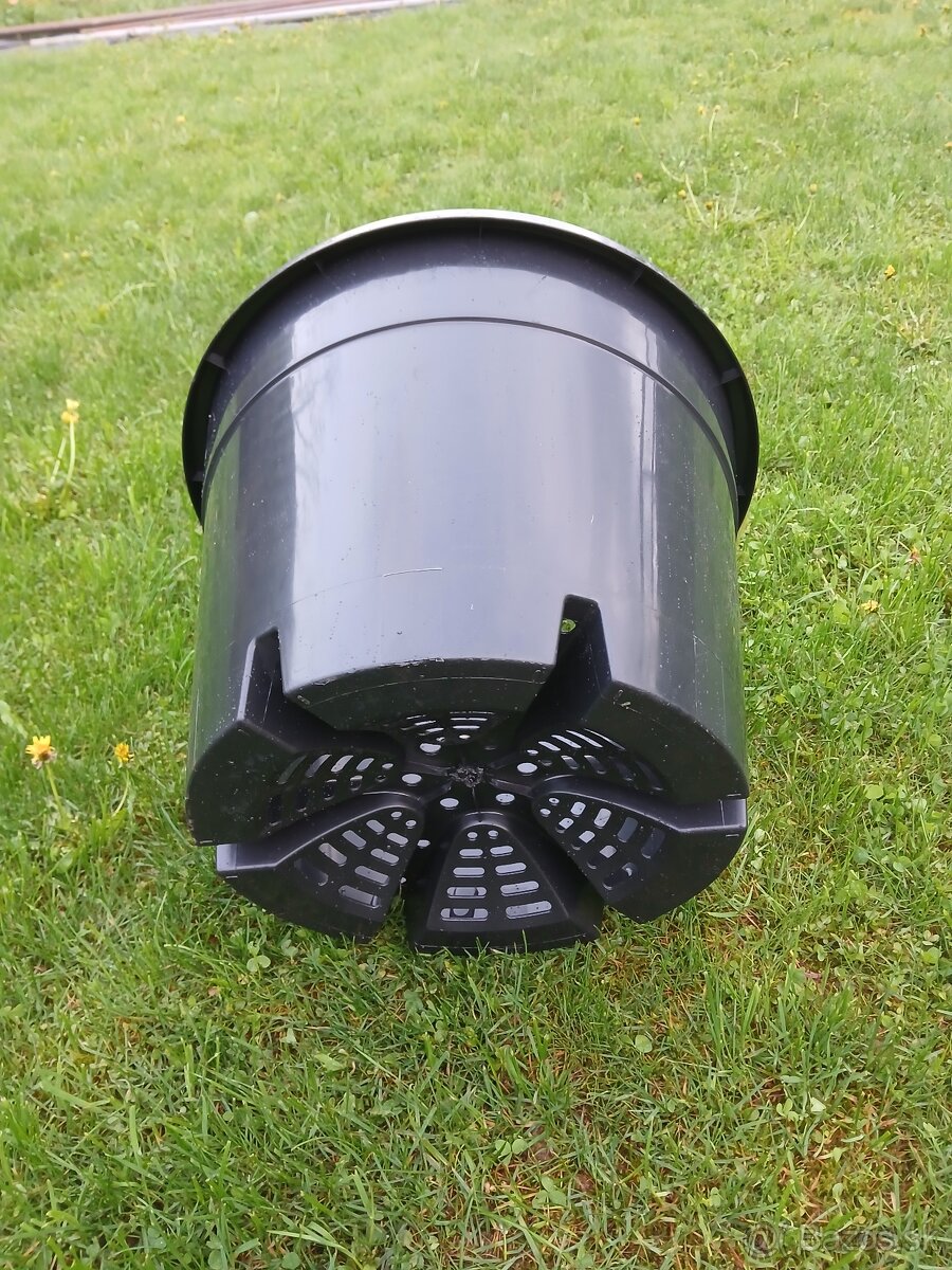 Plastové kvetinače 35l