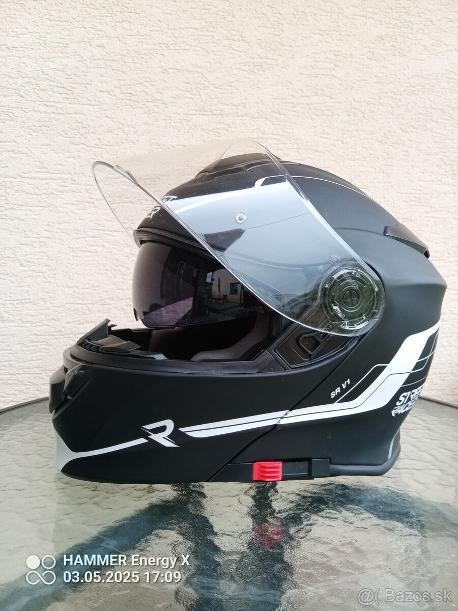 Predám prilbu na motorku