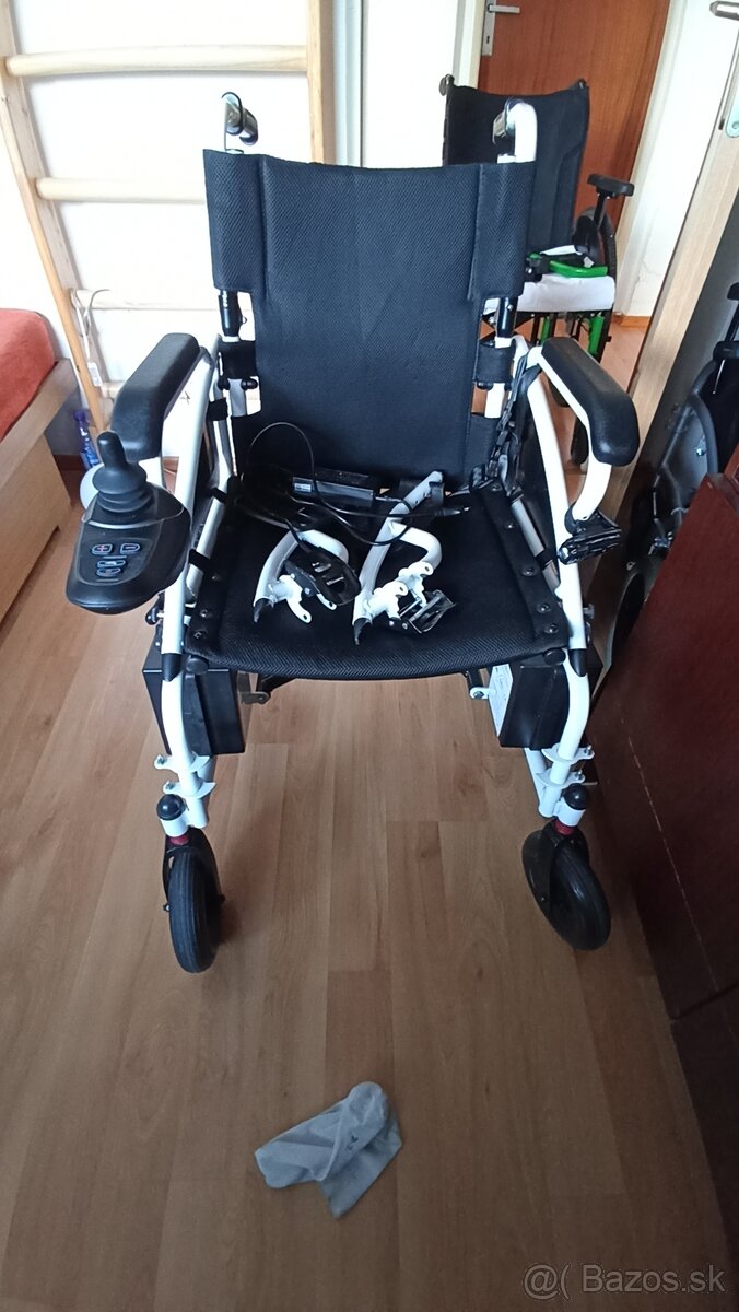 Predám elektrický invalidný vozík