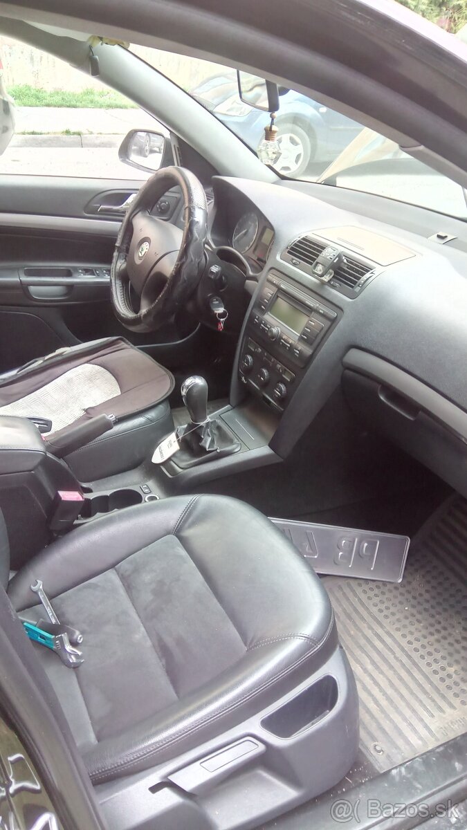Havarovaná - Škoda Octavia 2 combi 1,9TDi