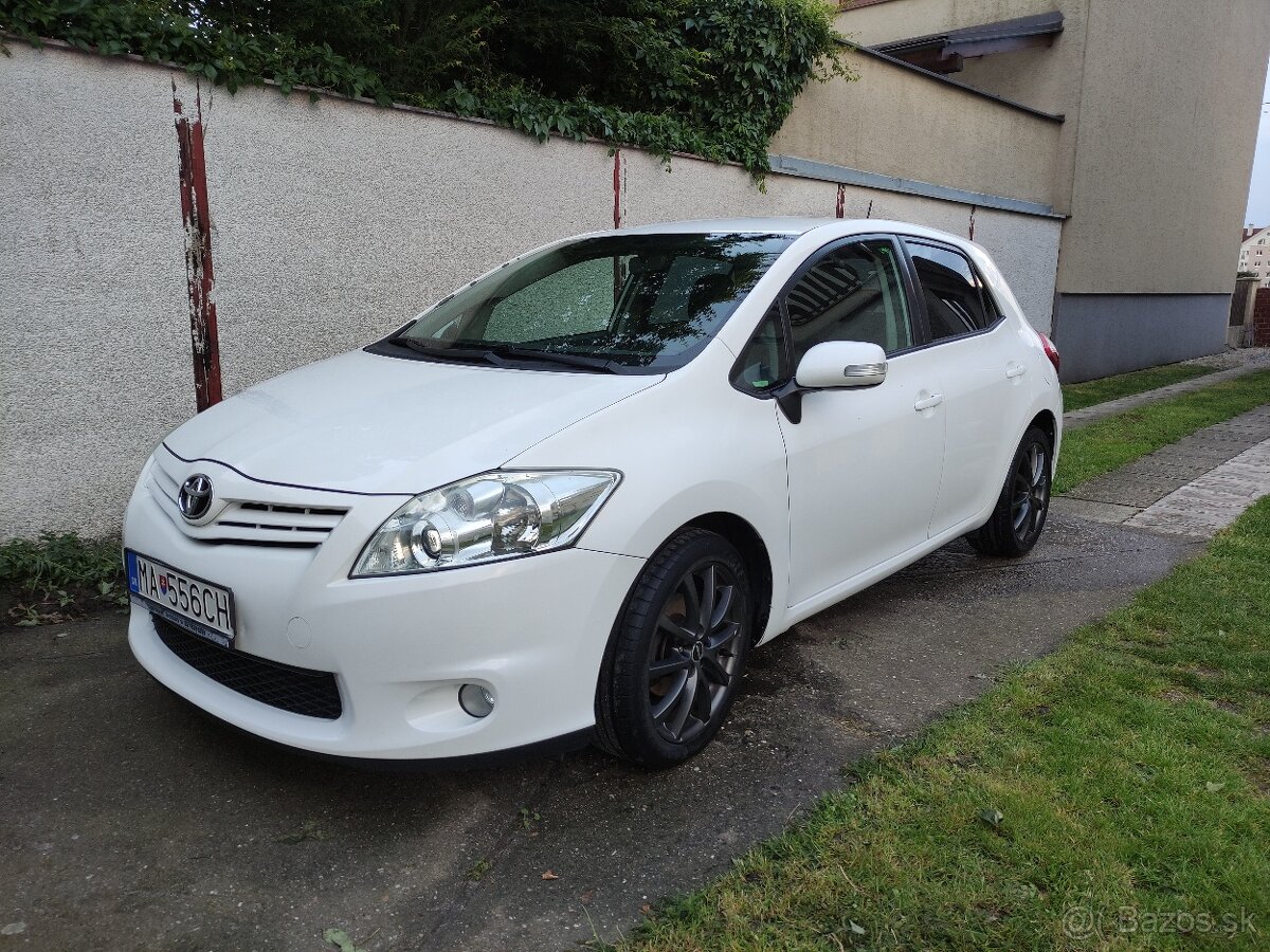 Toyota Auris 1.6 VVt-i, 97 kW, 6 stupňový automat - 6MM