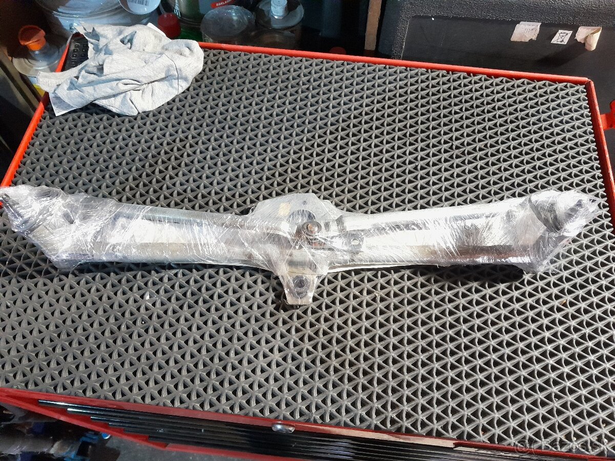 Mechanizmus náhon stieračov Octavia 1