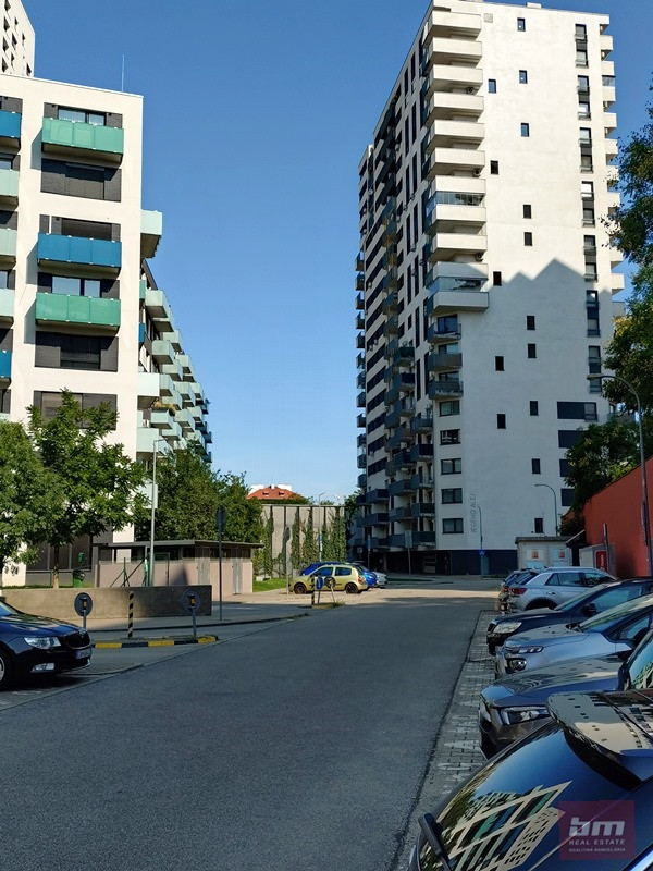 Prenájomgarážového miesta na Jégeho ul.