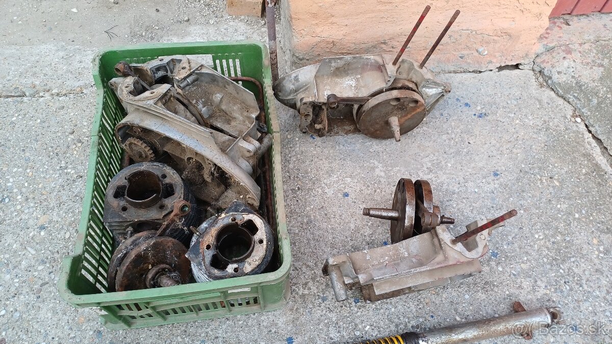 Motor jawa 250 559
