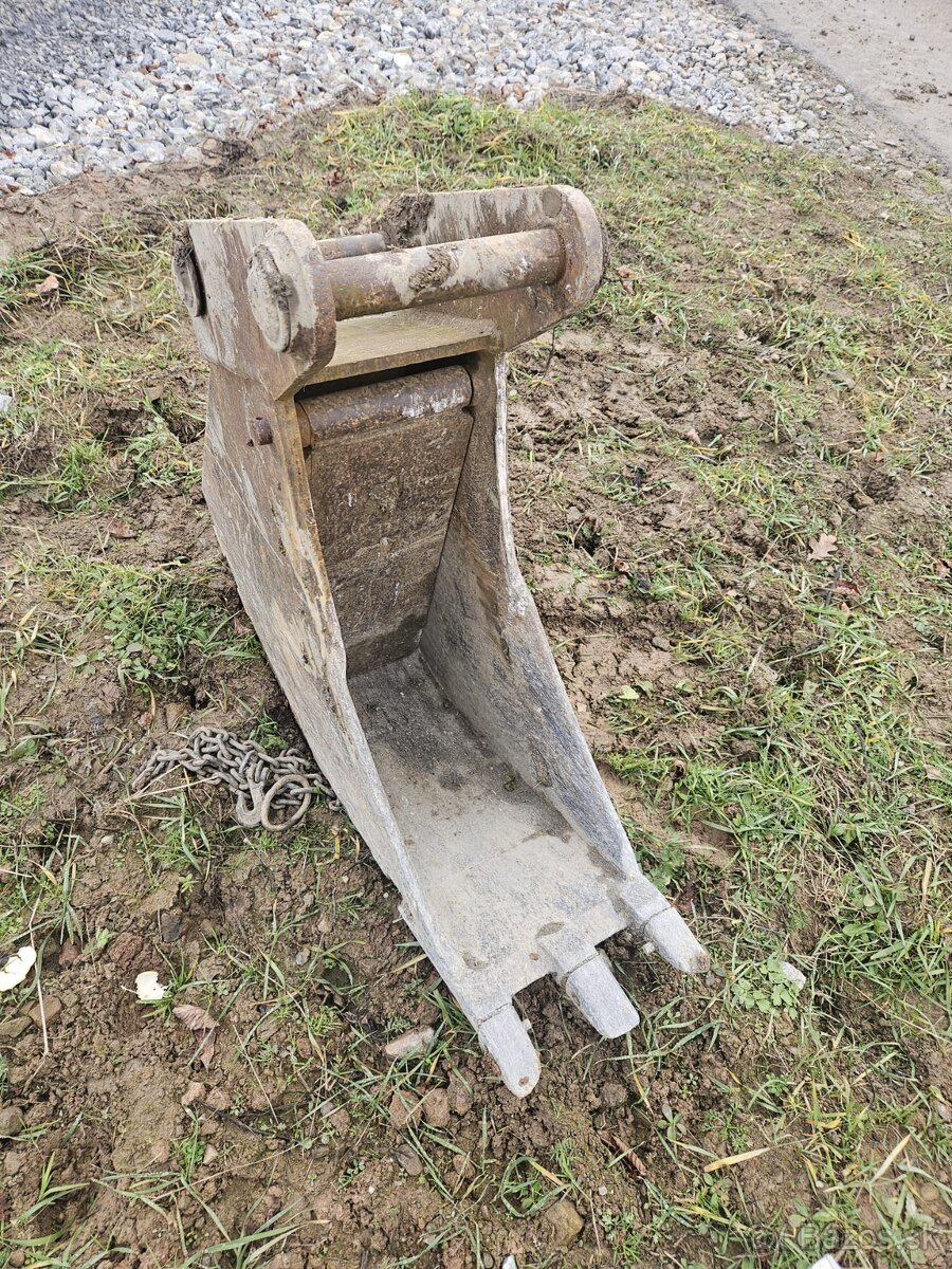 Lyžica Caterpilar CAT 30 cm