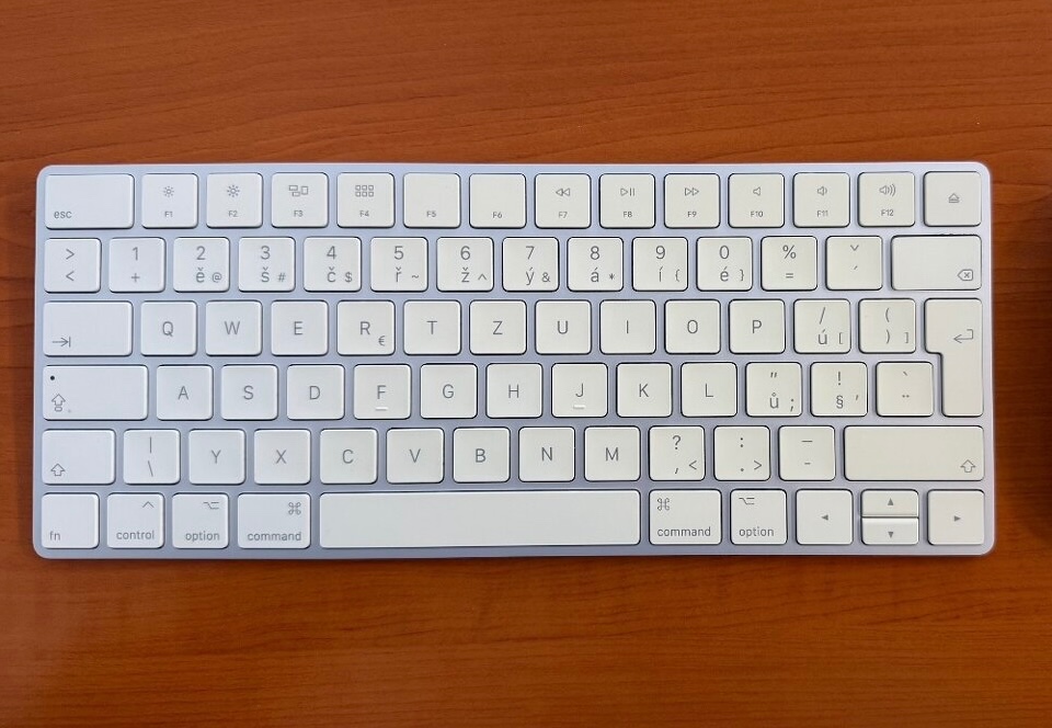 Apple Magic keyboard CZ