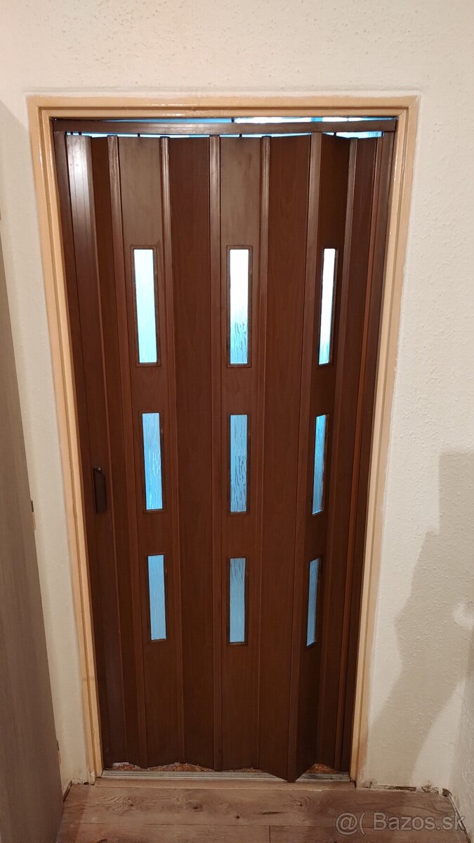Zhrňovacie dvere