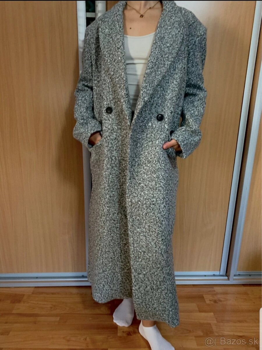 Sivý zimný podšitý kabát S