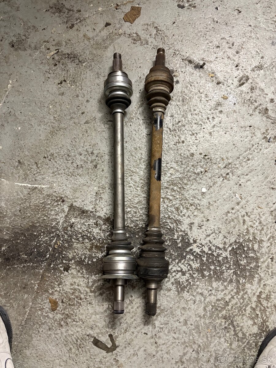 Zadné poloosi BMW E70 3.0d