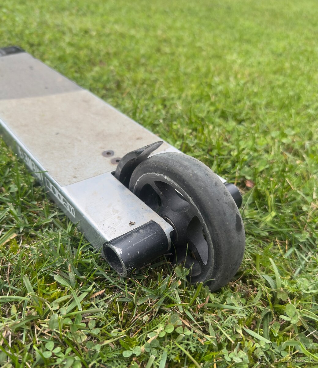 Freestyle kolobežka Drone Element V1 Chrome