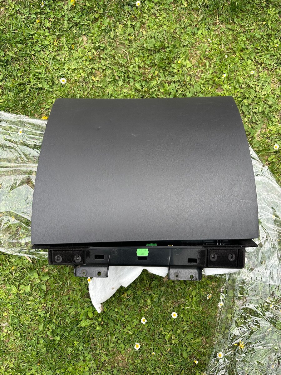 Vw Phaeton 2004 kastlík