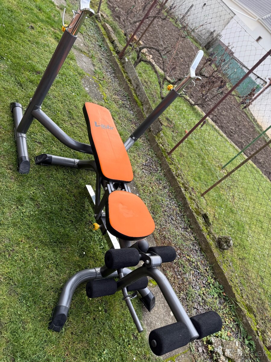 Multifunkčná posilňovacia lavica s činkami