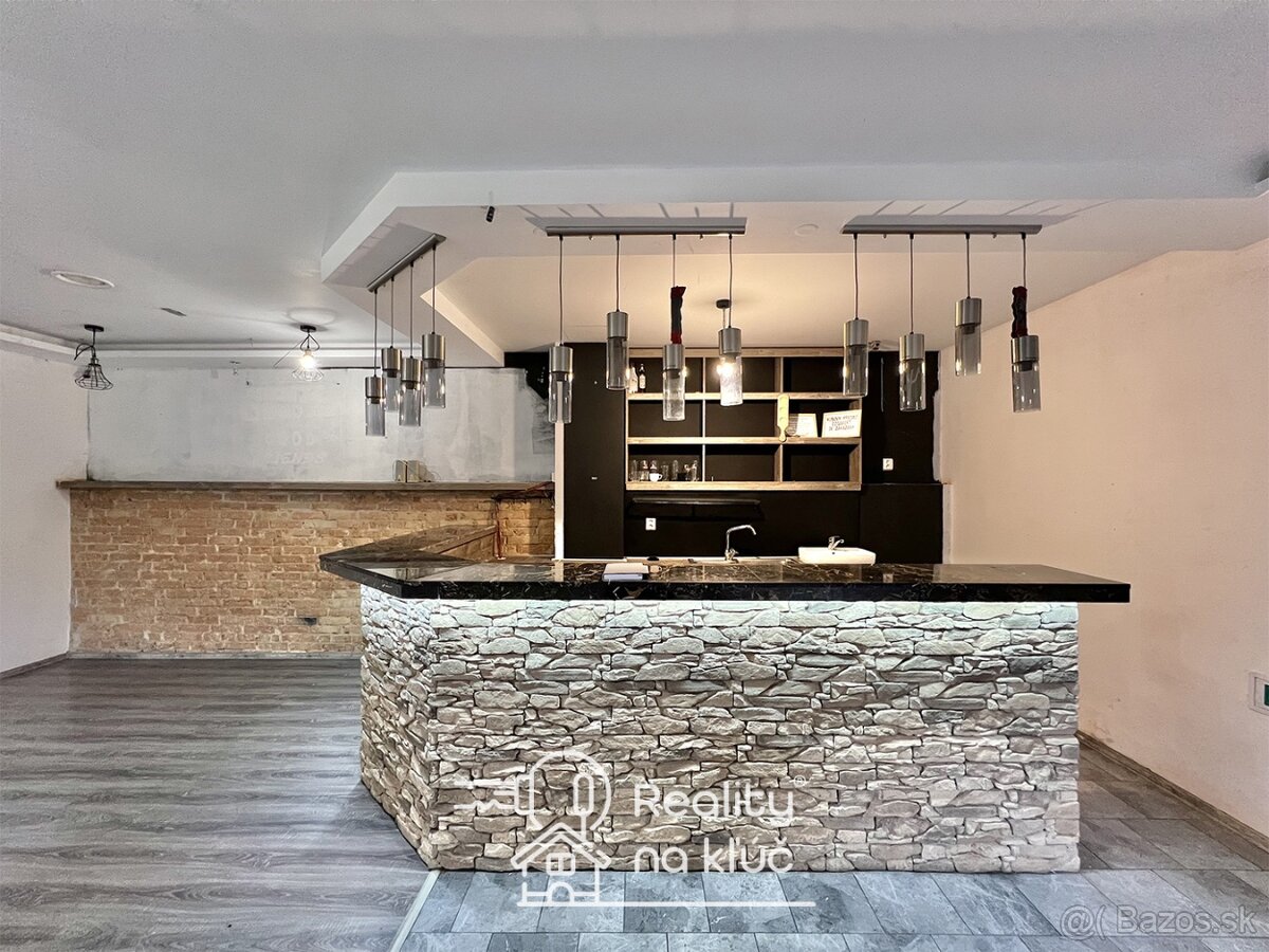 Na prenájom obchodný priestor s terasou v centre mesta NZ