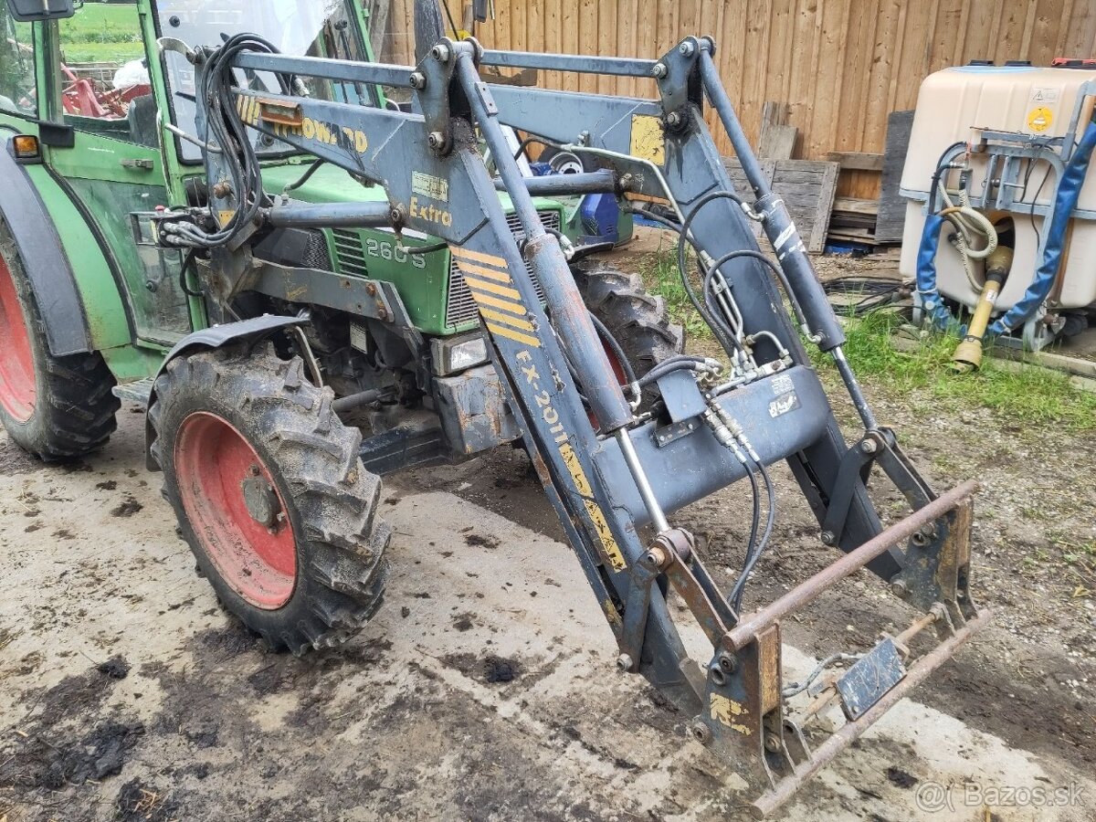 Čelný nakladač howard