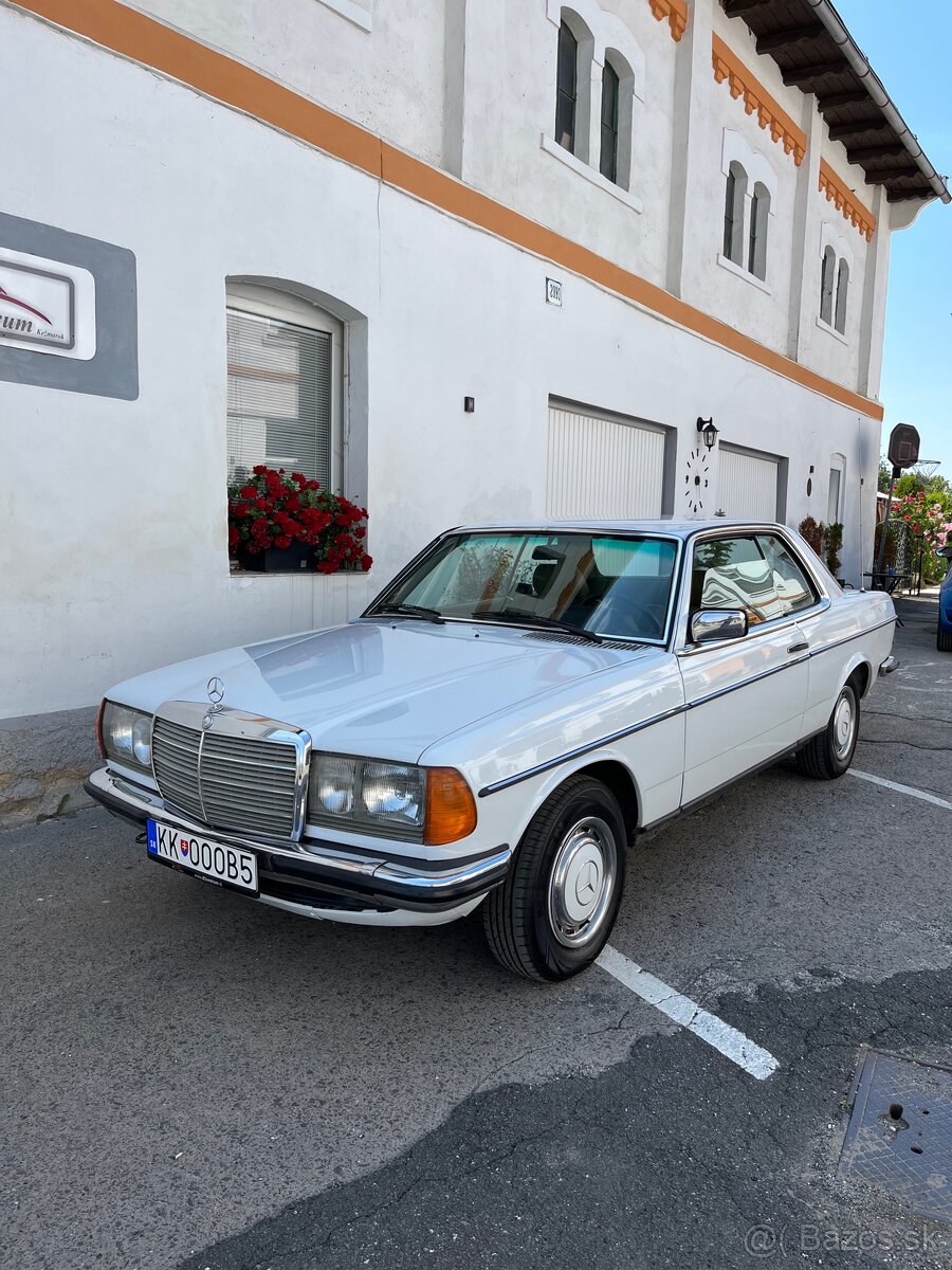 Mercedes Benz 230CE C123 Coupe /w123 - rv 1982 Biele SPZ