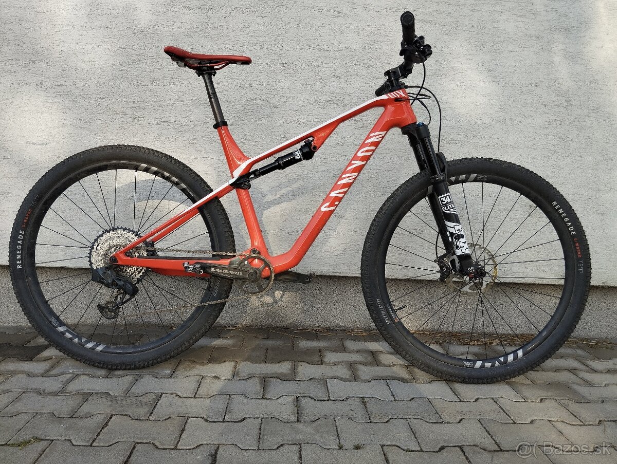 Bicykel Canyon LUX CF SL 7.0 karbón AXS karbónové kolesá
