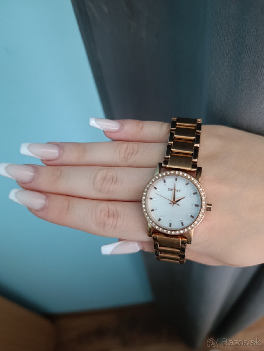 Dámske Rose Gold hodinky DKNY