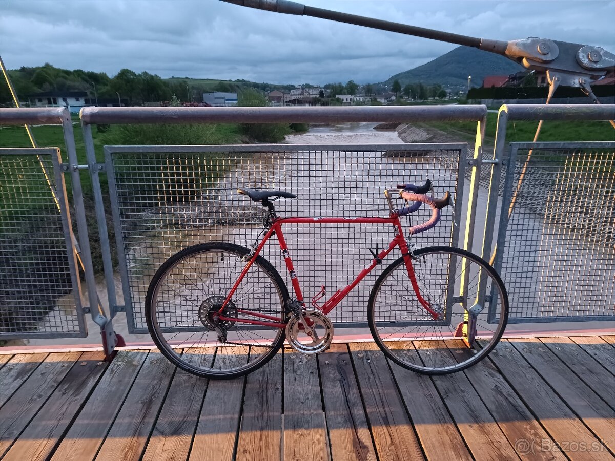 Retro cestný bicykel