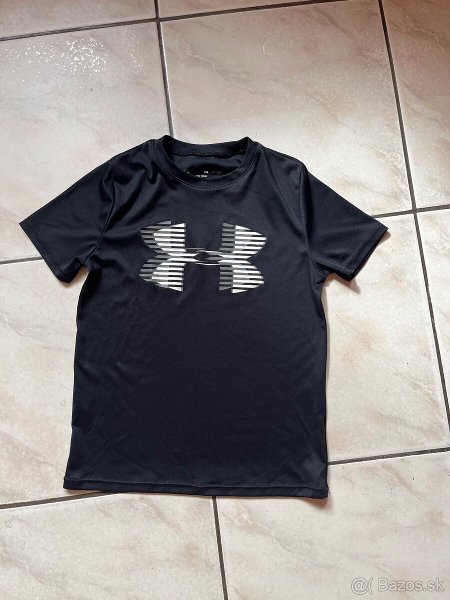 Under armour tričko málo nosené
