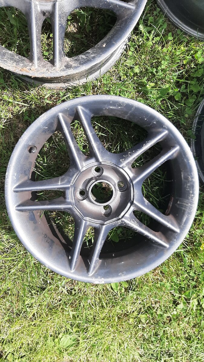 Elektrony 4x100 R16