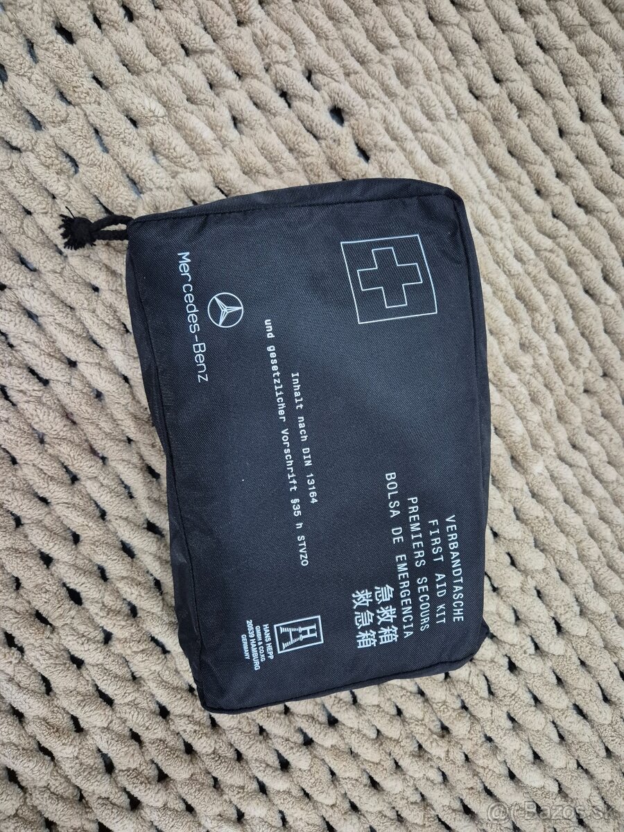 Lekárnička mercedes