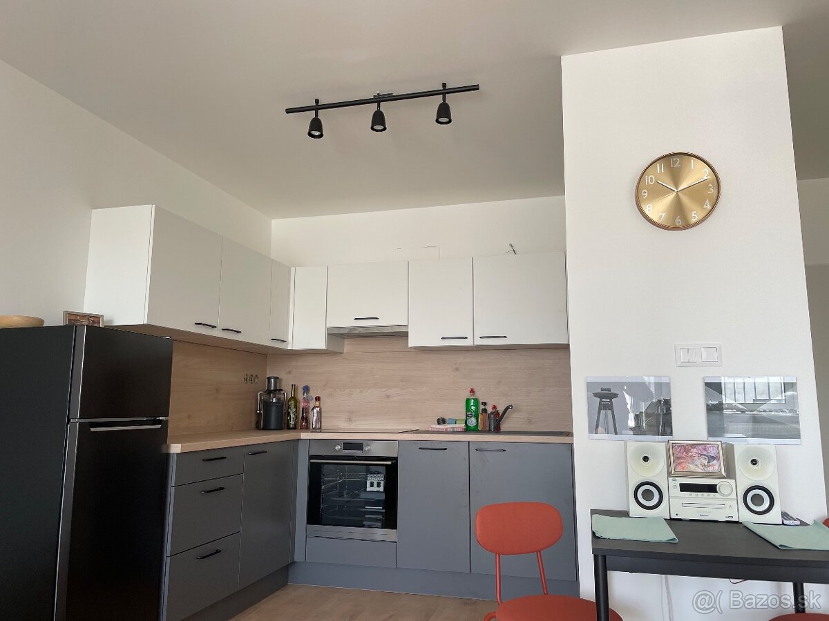 Nový kompletne zariadený 1,5-izb. byt s parkovaním