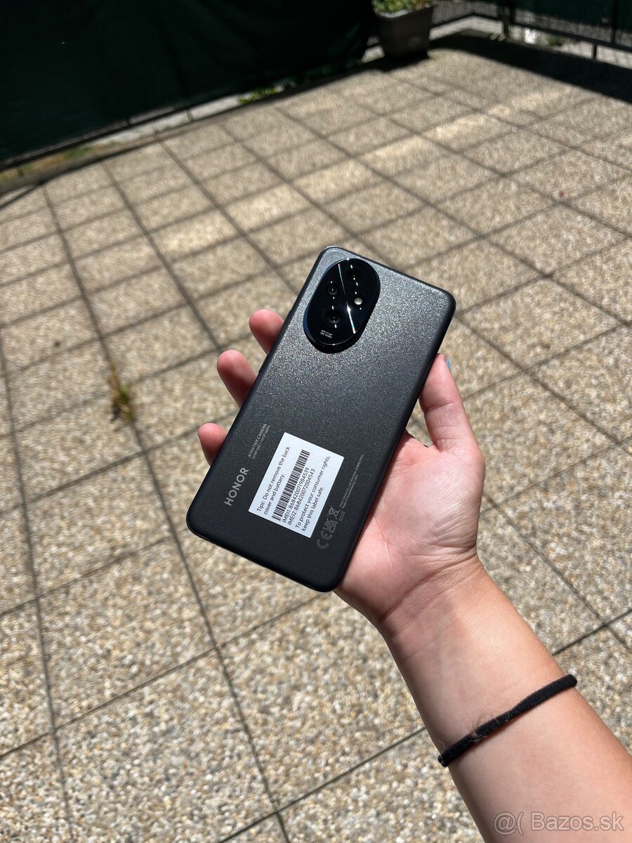 HONOR 200