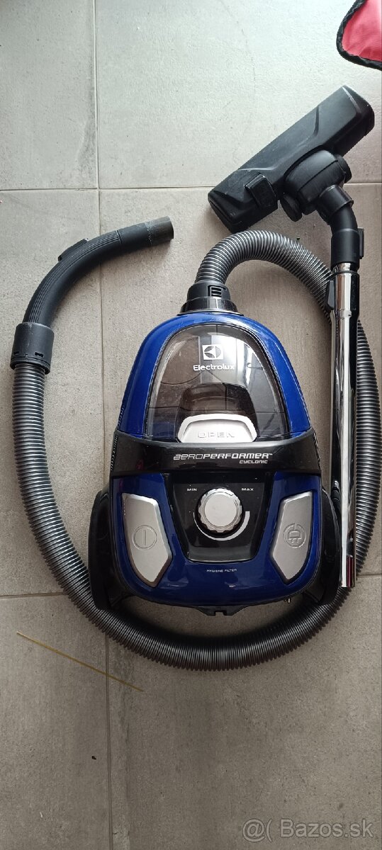 Predám používaný Elektrolux aeroperformance cyclonic