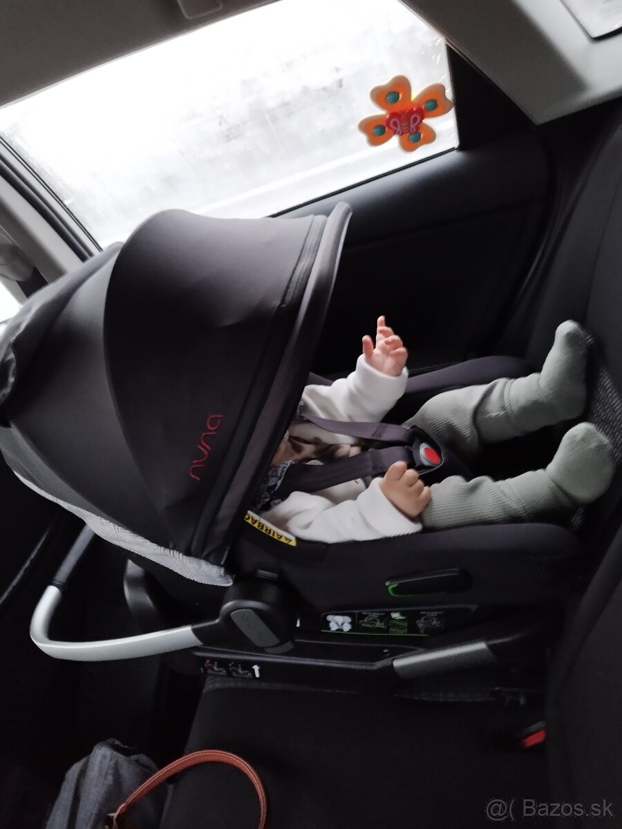 Autosedačka značka Nuna s Isofix zakladnou