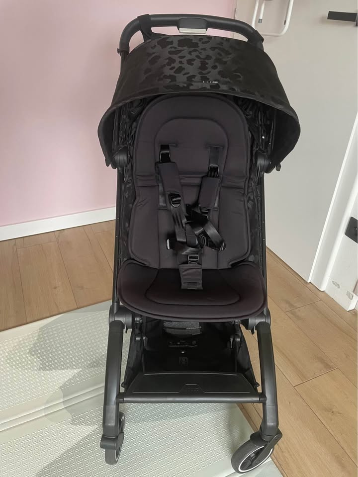 Športový cestovný kočík Joolz Aer+ Chic Renaissance Black