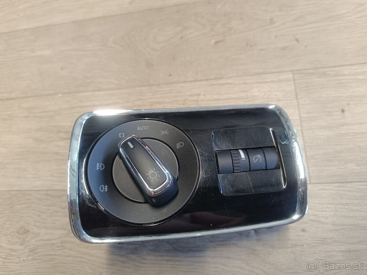 Vypínač svetiel škoda Superb 2