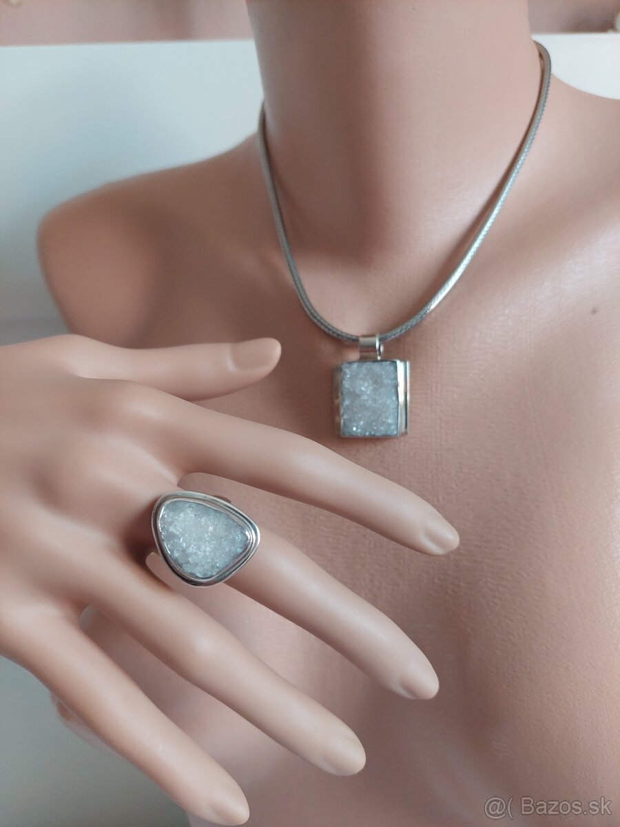 strieborný set s drúzou krištálu/Ŕezervovaný